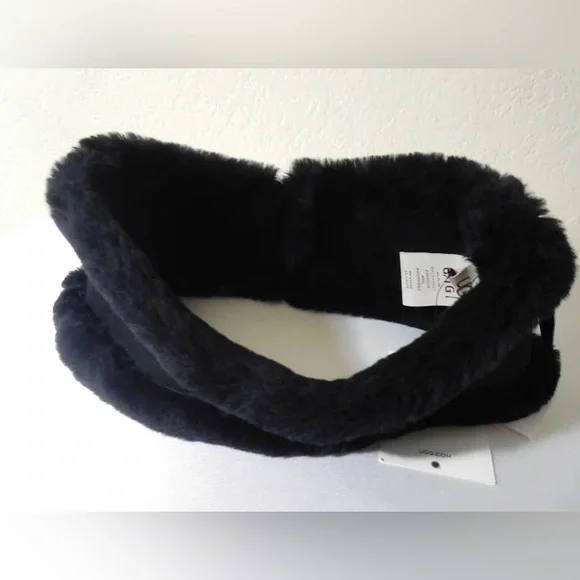 UGG Australia Suede Shearling Reversible Black Headband S/M P/M UGG Australia Suede Shearling Reversible Black Headband S/M P/M main image 2
